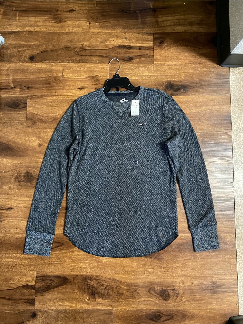 Hollister Men's Long-Sleeve Crewneck - Dark Gray